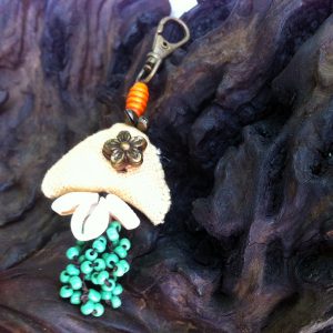 Triangle Natural Hemp Fabric keychains, Bag Accessory Decorate with Shell & Colorful Beads Handicraft. (AC1055)