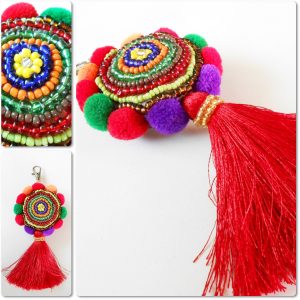 Beauty Colorful Keychain, Beadwork, Pom poms and Tassel, Zip Pull, Bag Accessory Decoration Handmade. (AC1070)
